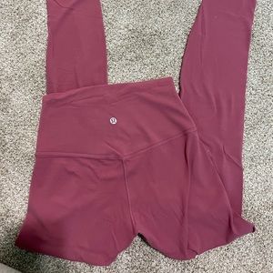 Size 4 Lululemon aligns